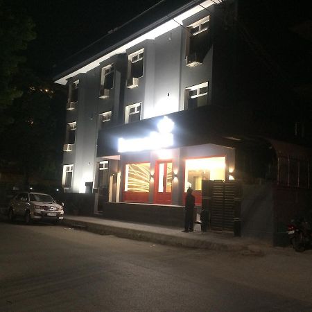 Lords Inn New Delhi Exteriör bild